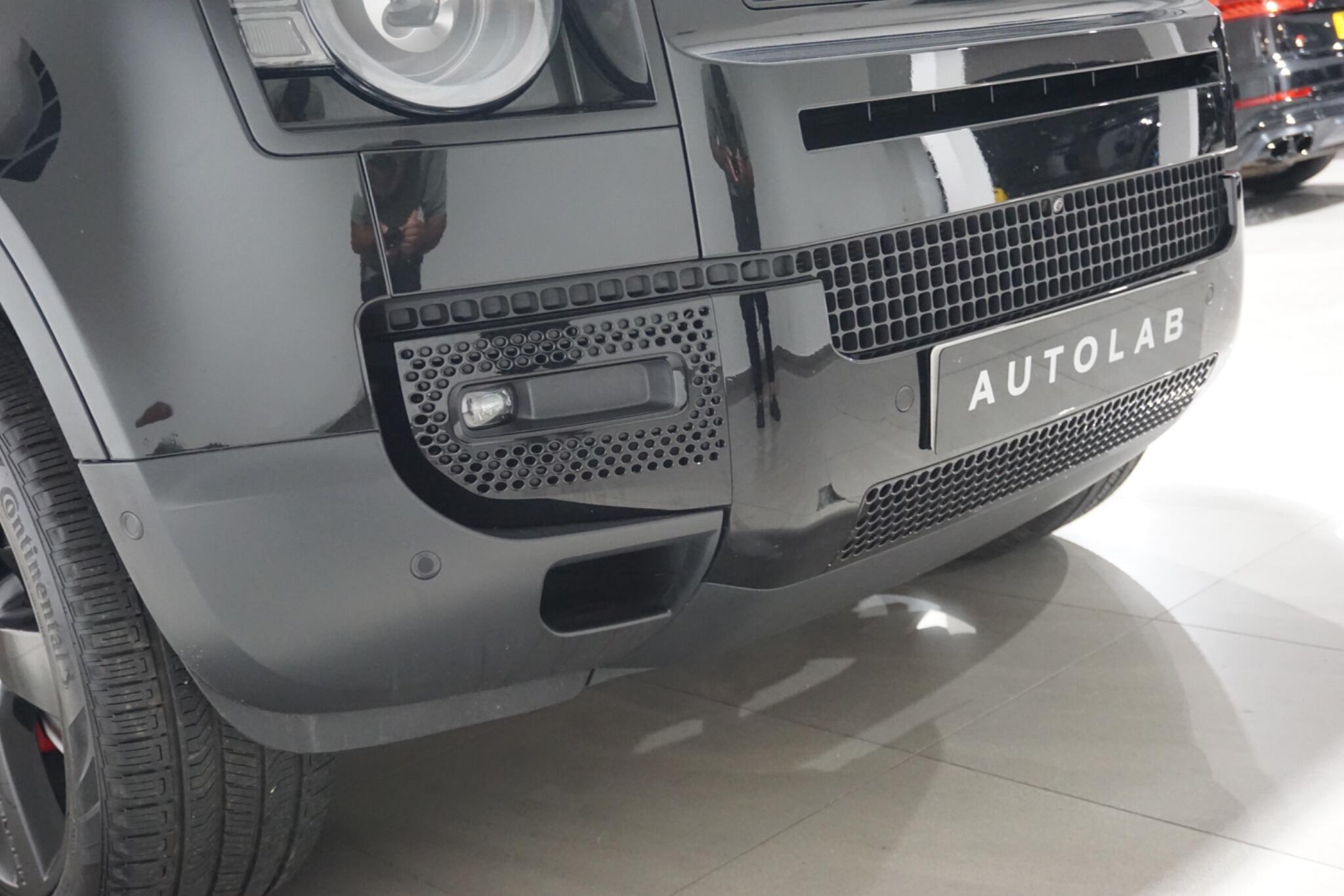 Land Rover Defender 110 3.0 D250 MHEV HSE Hard Top SUV 5dr Diesel Auto 4WD MWB Euro 6 (s/s) (250 ps)